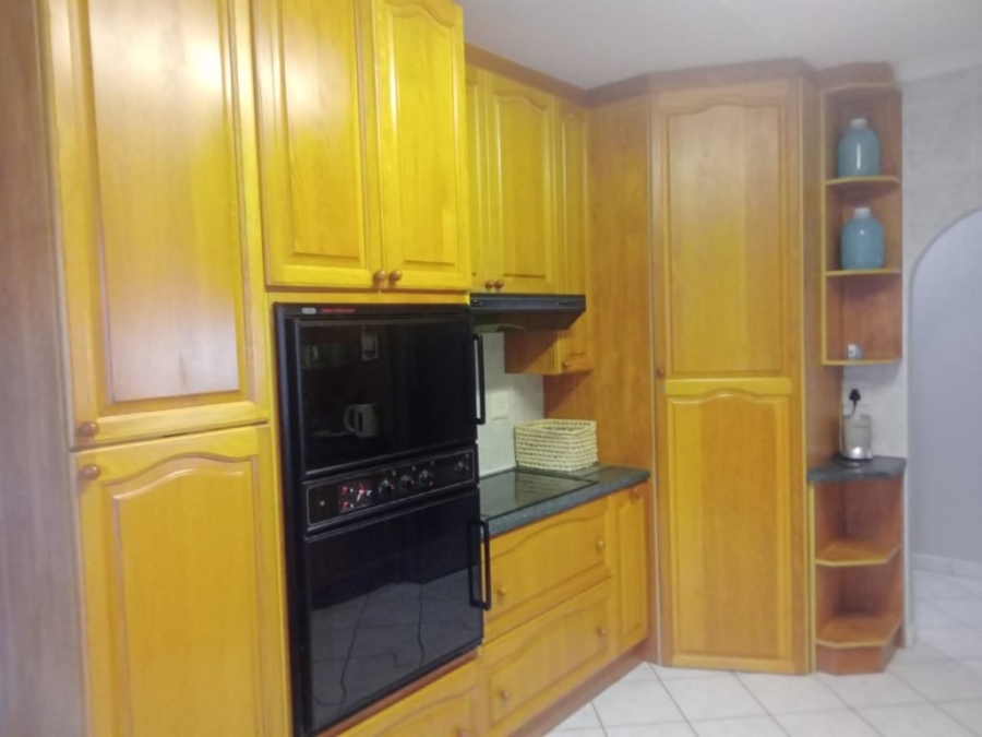 6 Bedroom Property for Sale in Aston Bay Eastern Cape